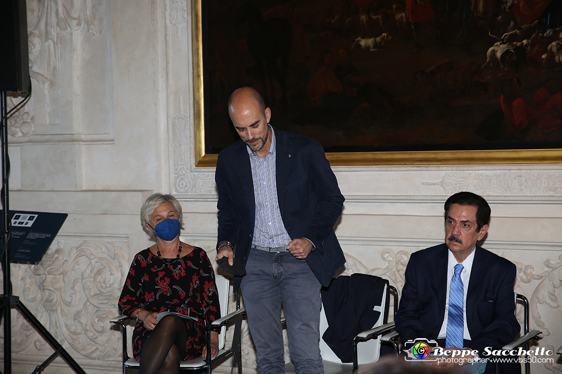 VBS_2047 - Mostra  Il mondo in una stanza. Testimonianze di culture extraeuropee.jpg